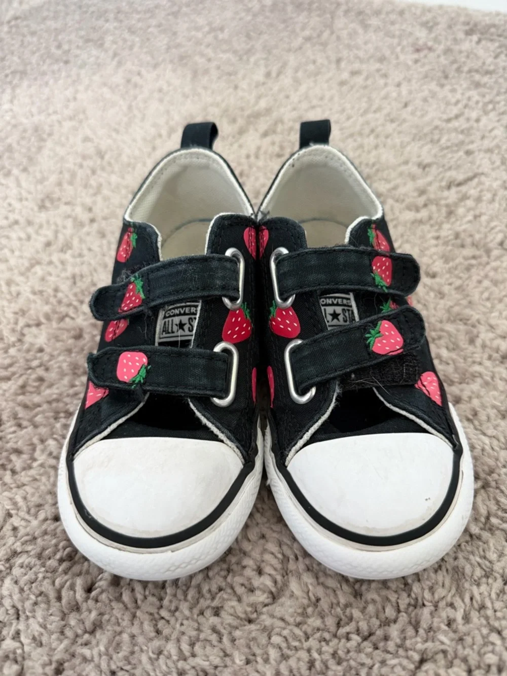 Converse Kids Chuck Taylor All Star Easy-On strawberry sneakers