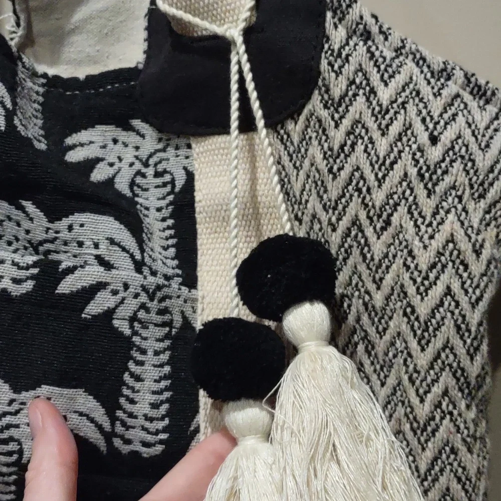 N/A stylish tote