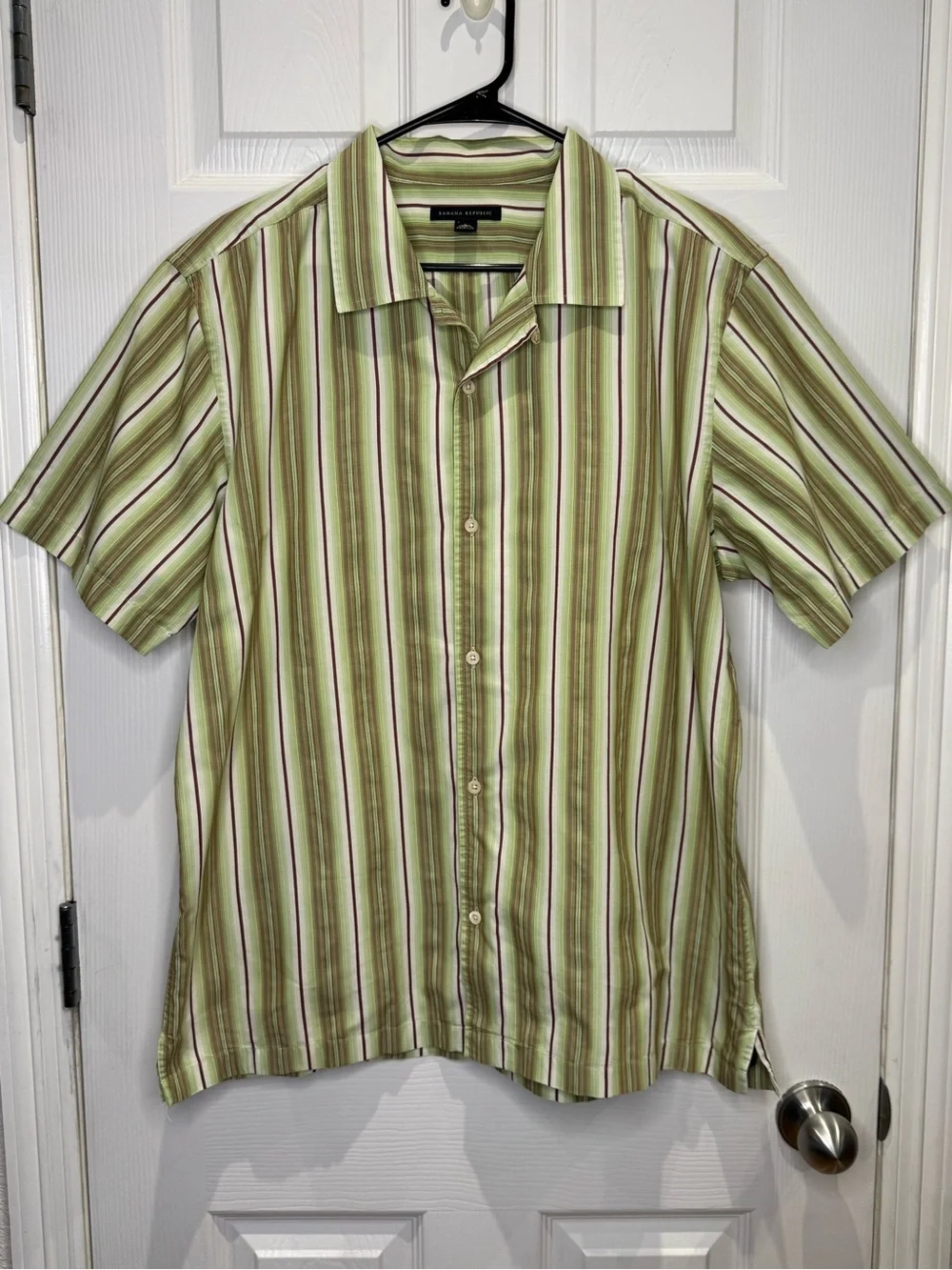 Banana Republic Men’s Large Short Sleeve Button Down Striped Green Burgundy