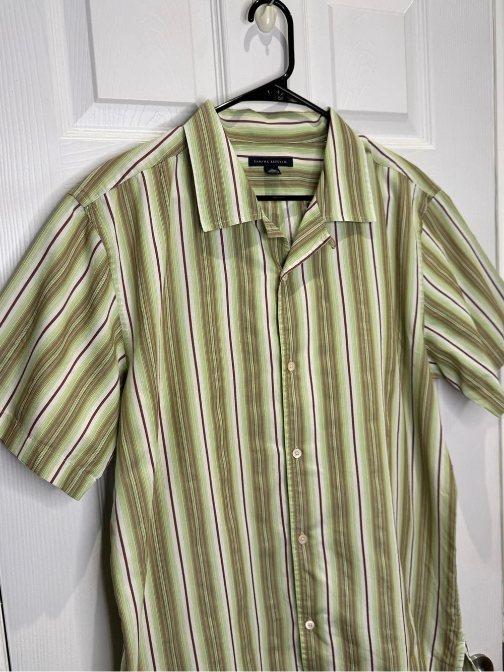 Banana Republic Men’s Large Short Sleeve Button Down Striped Green Burgundy