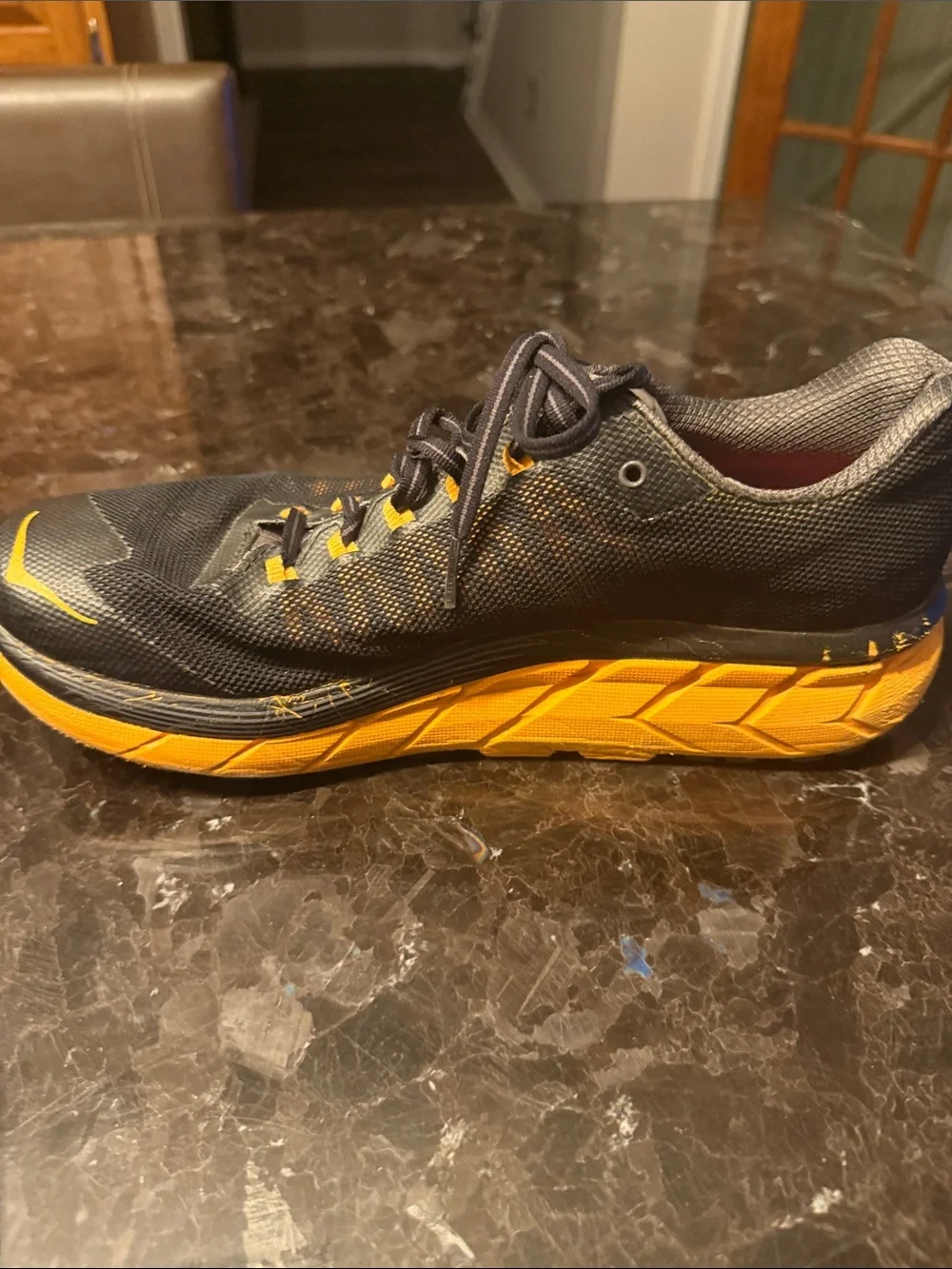HOKA ONE ONE Challenger ATR 4 Trail Running Shoes Men’s Size 10 Black Orange