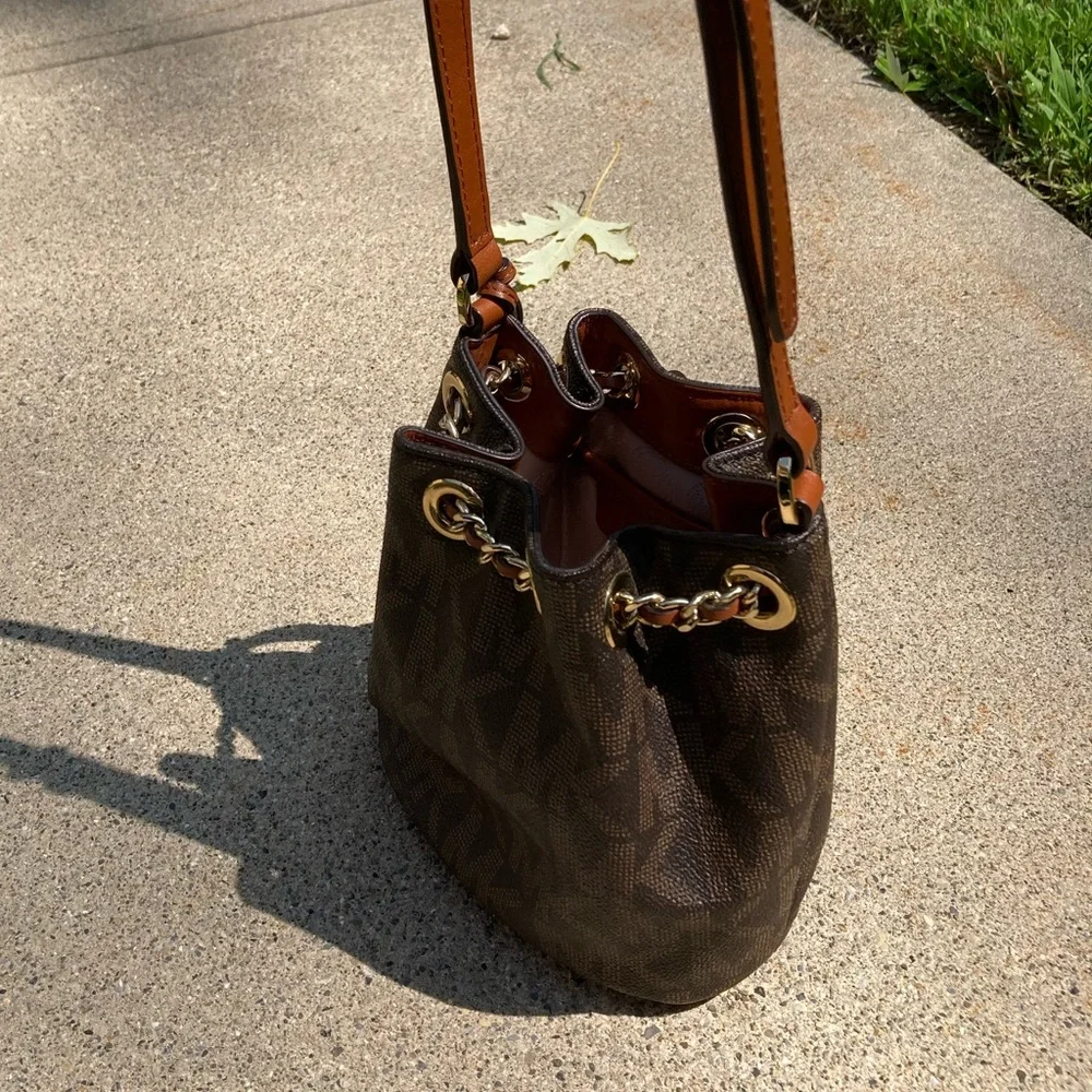 Michael Kors Brown Bucket Bag Crossbody Purse Gold Chain