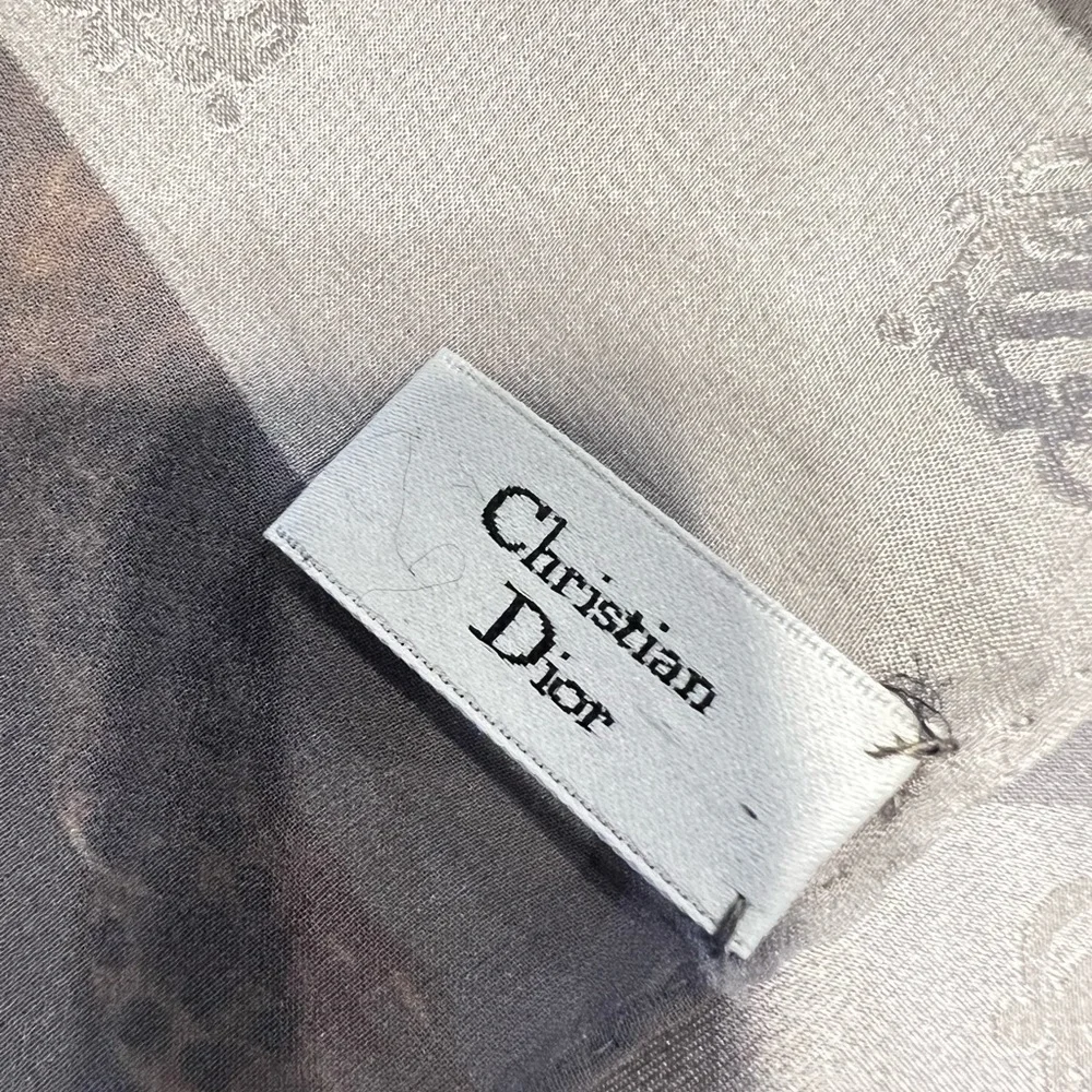 Dior authentic square