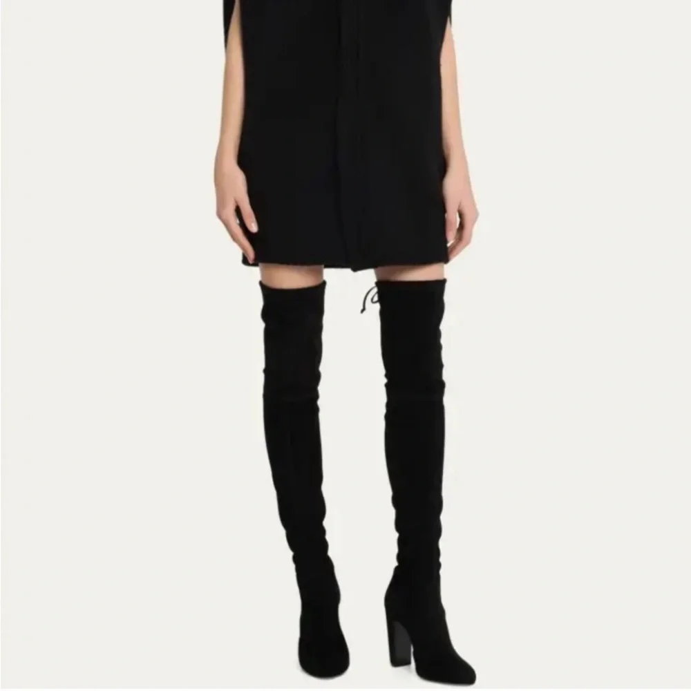 Stuart Weitzman stretch $995 can