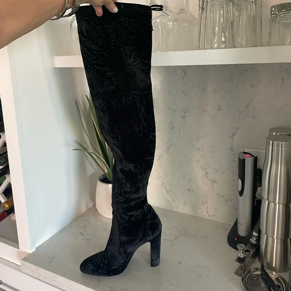Stuart Weitzman has cut