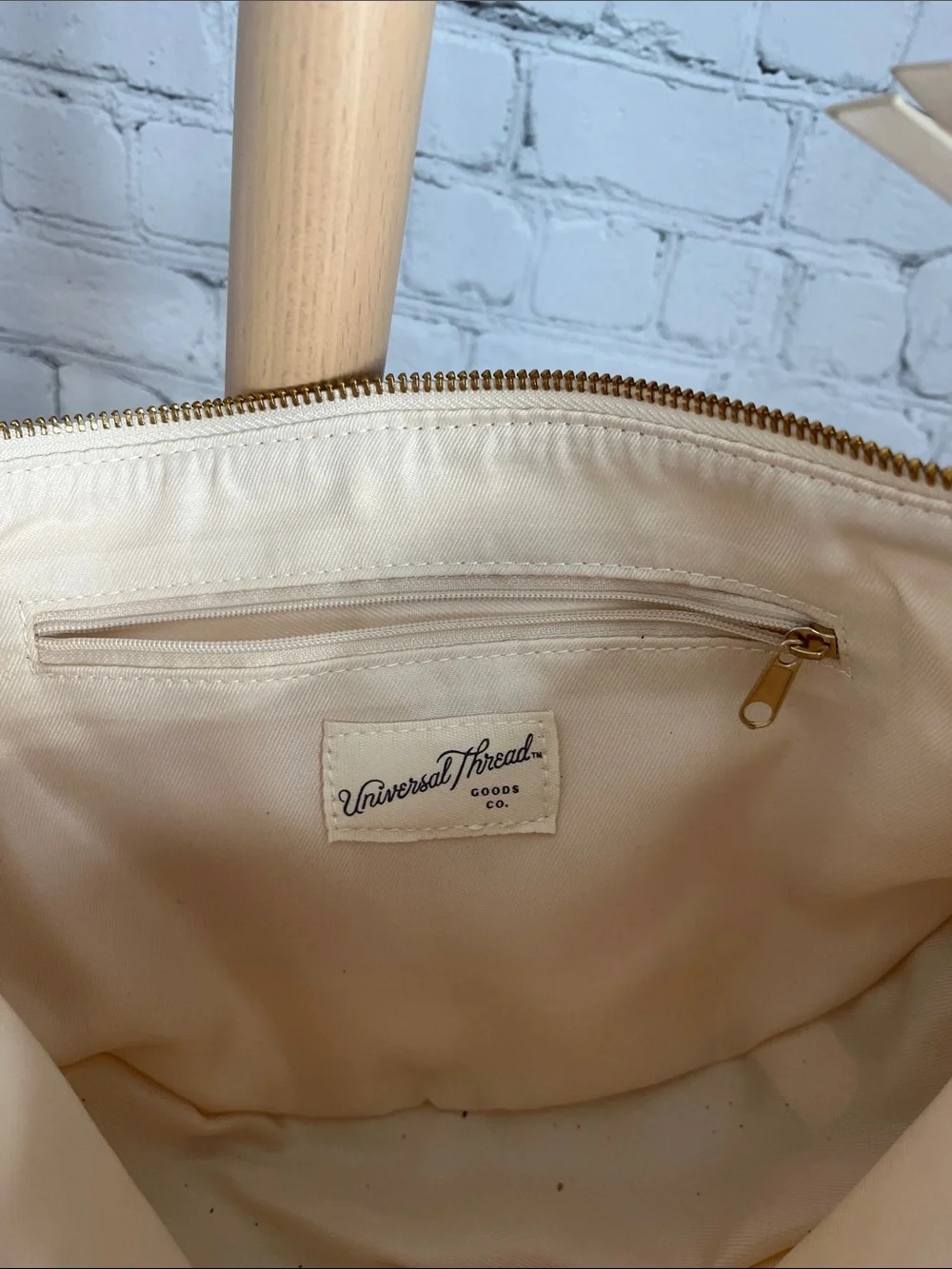 Universal Thread Cream Half-Moon Shoulder Bag with Gold Chain Handle