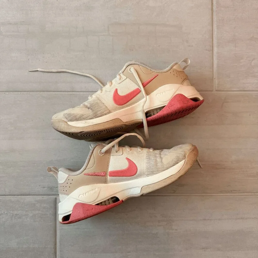 Nike Zoom Bella 6 Sand Drift Coral Chalk Womens 7.5 Cream DR5720 101 Sneakers