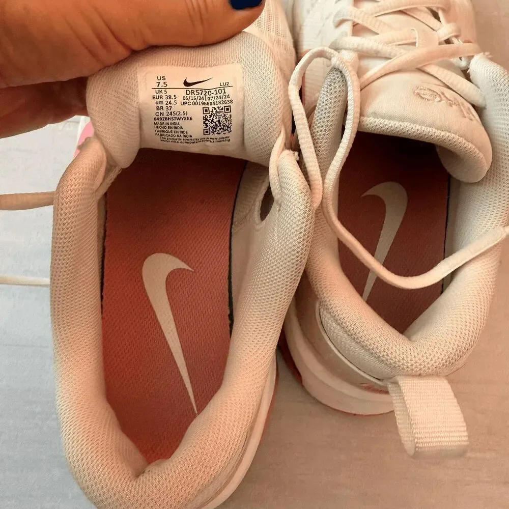 Nike Zoom Bella 6 Sand Drift Coral Chalk Womens 7.5 Cream DR5720 101 Sneakers