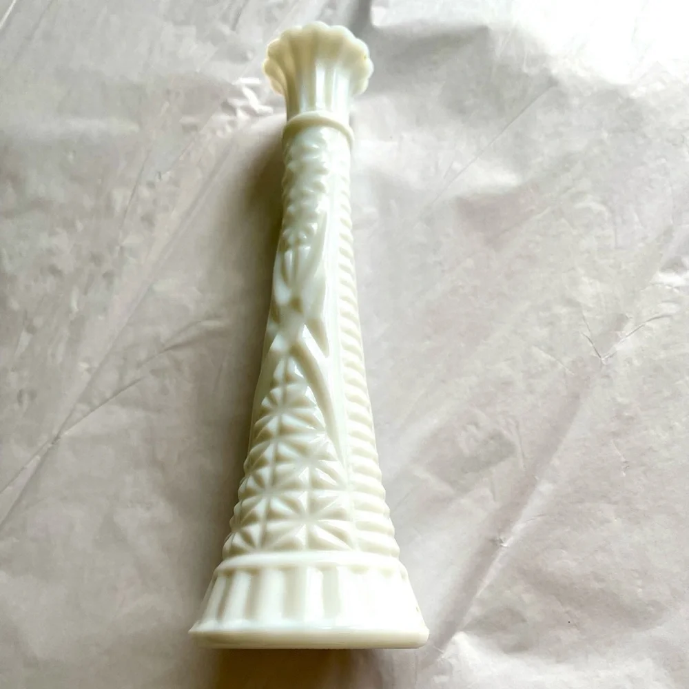 EUC! 9” White Milk Glass Vase #17 VTG