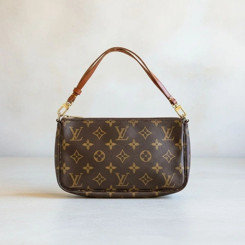 Louis Vuitton‎ Pochette Accessories Monogram Canvas France AR0050 Y2K Vintage