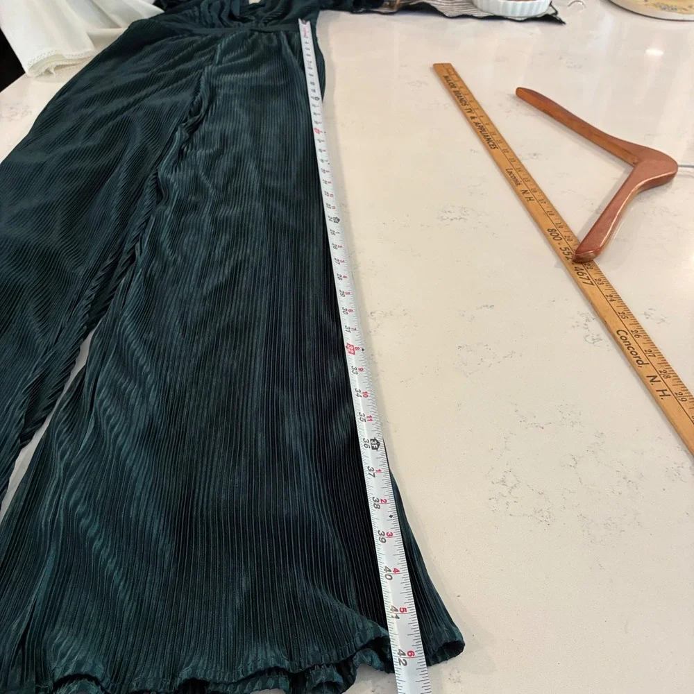 Lulus elegant pleated