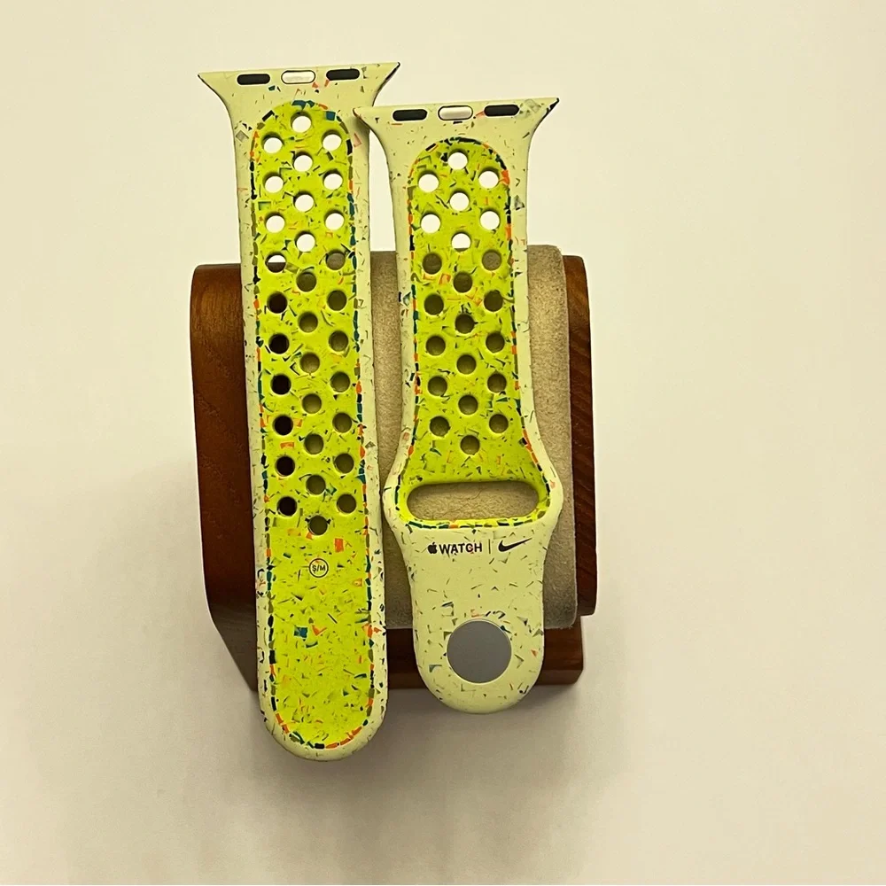 Apple‎ Watch x Nike Volt Splash Band (like new)