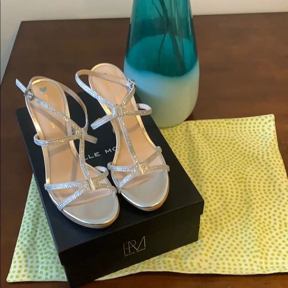 Pelle Moda open toe