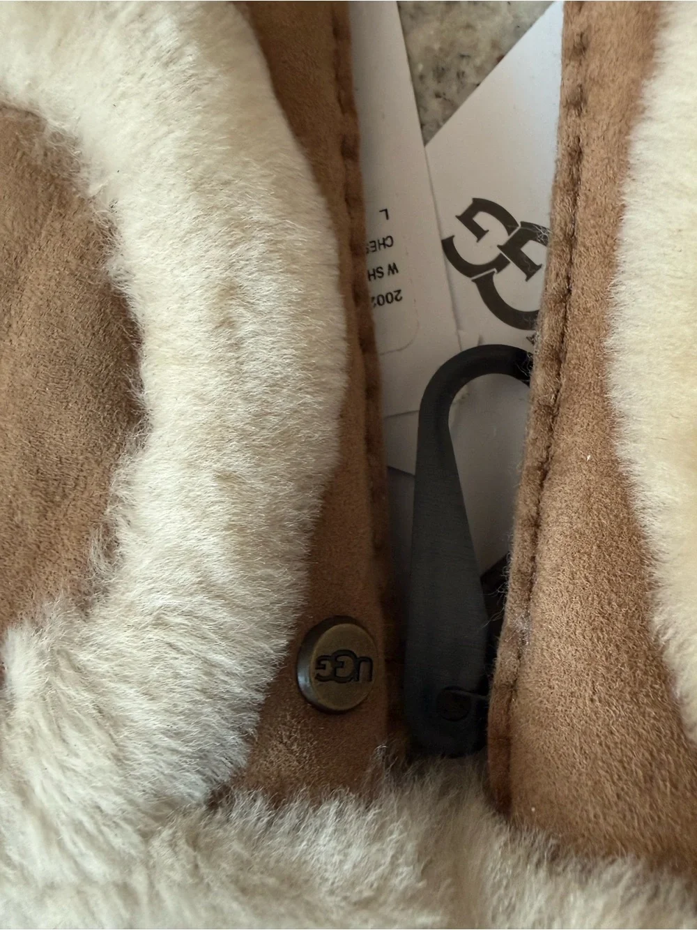 Genuine Shearling Exposed Curve Seam Gloves UGG®