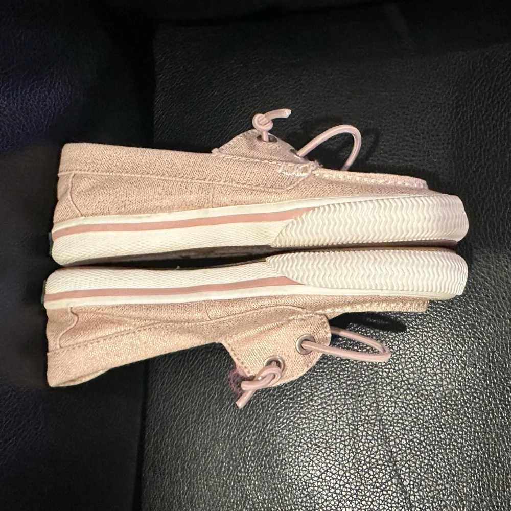 Sperry lounge away