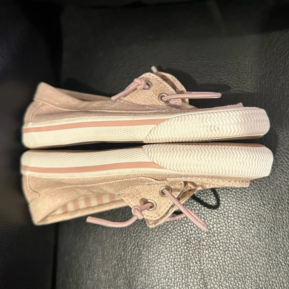 Sperry lounge away