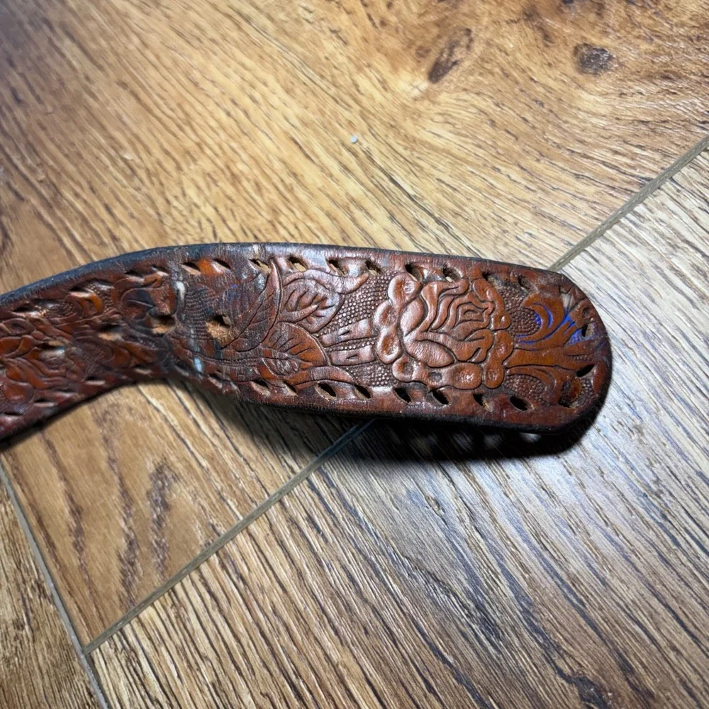 VTG 1985 High Mesa Texas Bronze Buckle Tooled Engraved Leather Kids Belt Floral