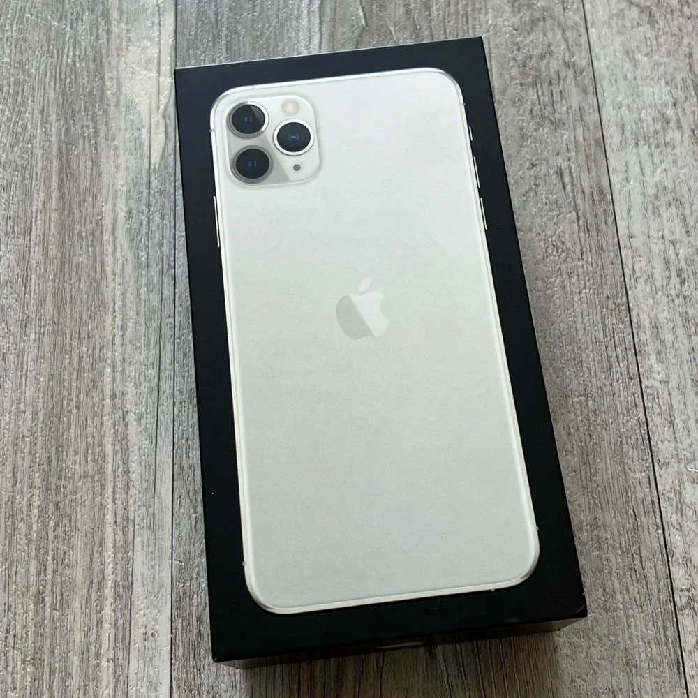 Apple iPhone 11 Pro Max Silver 64GB Box Only