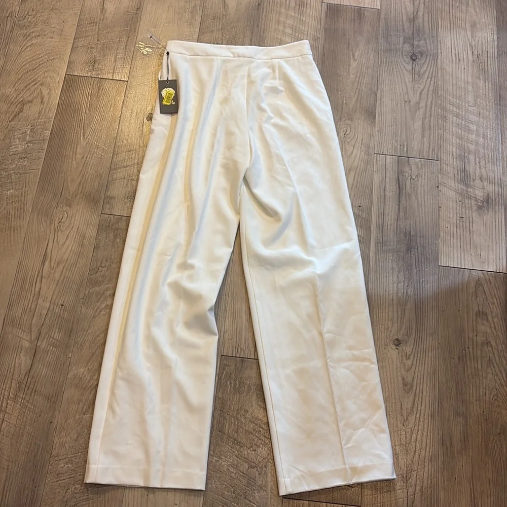 Vince Camuto nwt cream