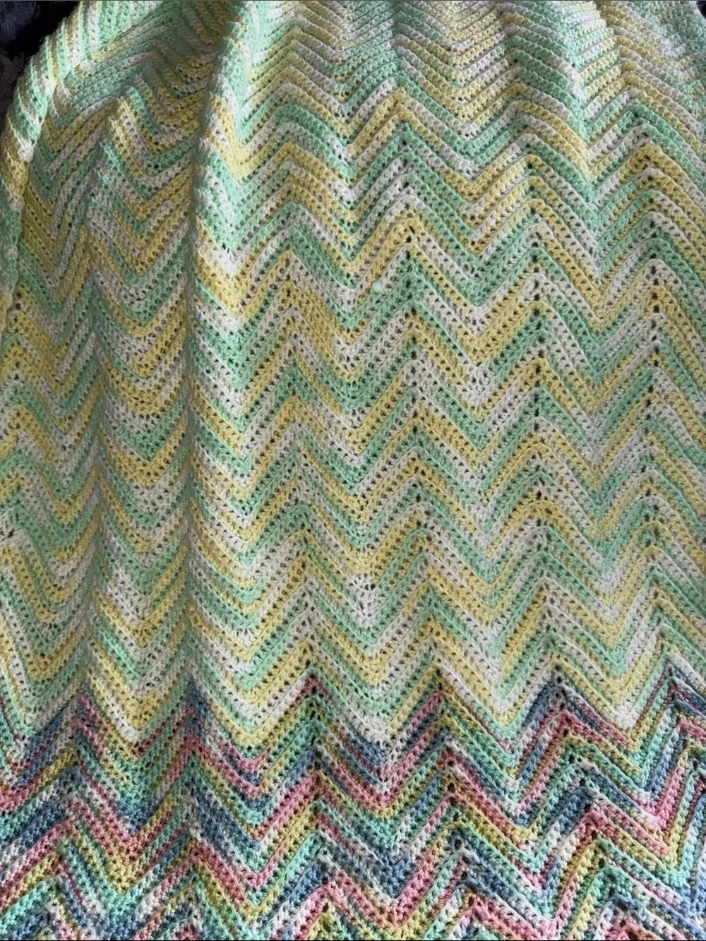 Pastel Chevron Crochet Throw Blanket - Soft Multicolor