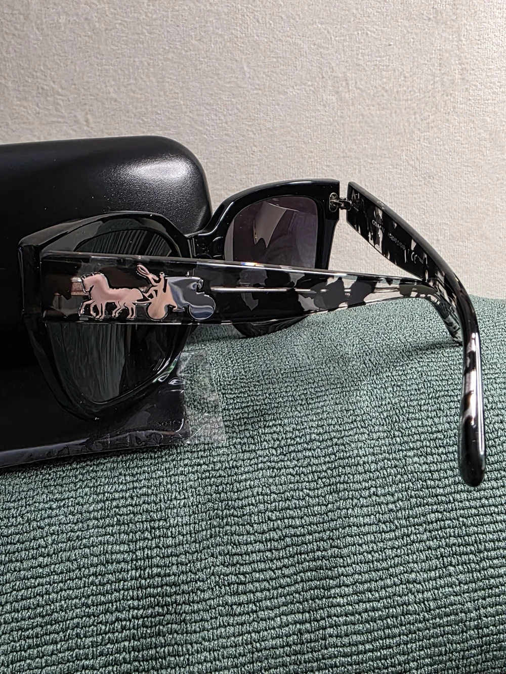 Authentic Coach   Tortoise Sunglasses Rare HC8249 50028G Black/Clear NWT