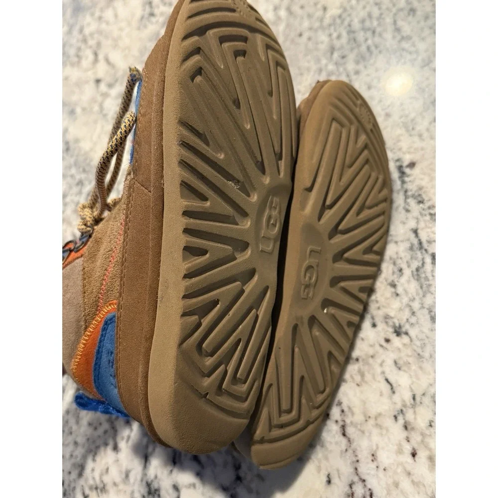 UGG Kid's Boot Size 3 Unisex‎ Boy Girl Brown Hiking Outdoors Youth Kids Walking