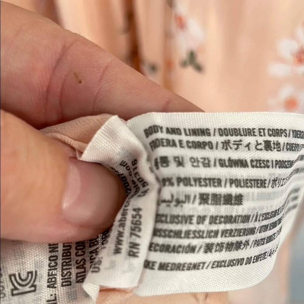 Abercrombie & Fitch 100% polyester