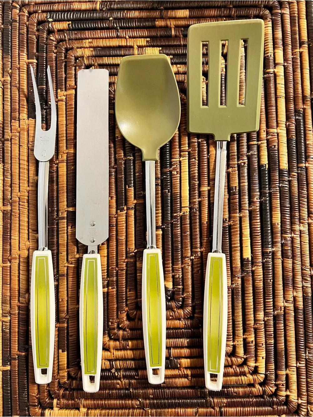 Ekco Nylon Plastic Olive Green Kitchen Utensils