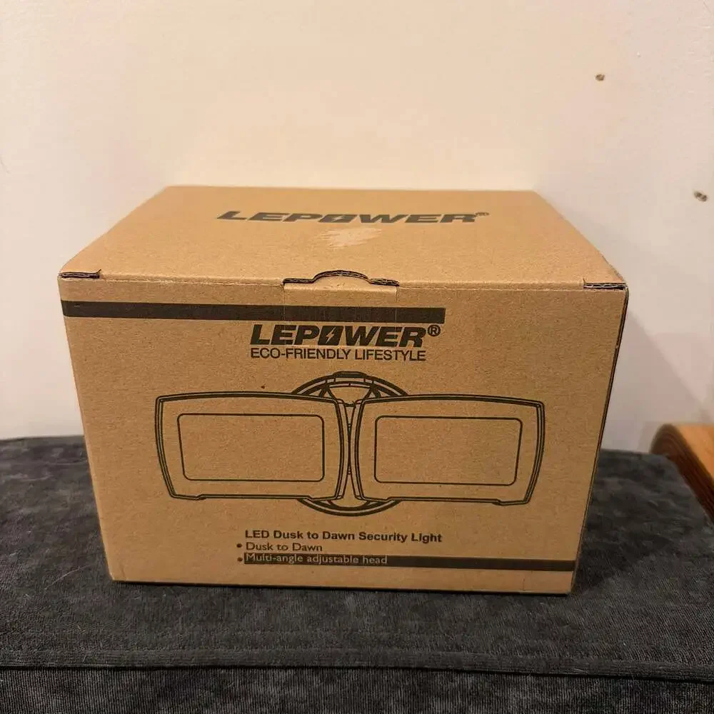 LEPOWER LED Dusk to‎ Dawn Security Light Outdoor Flood Light NIB
