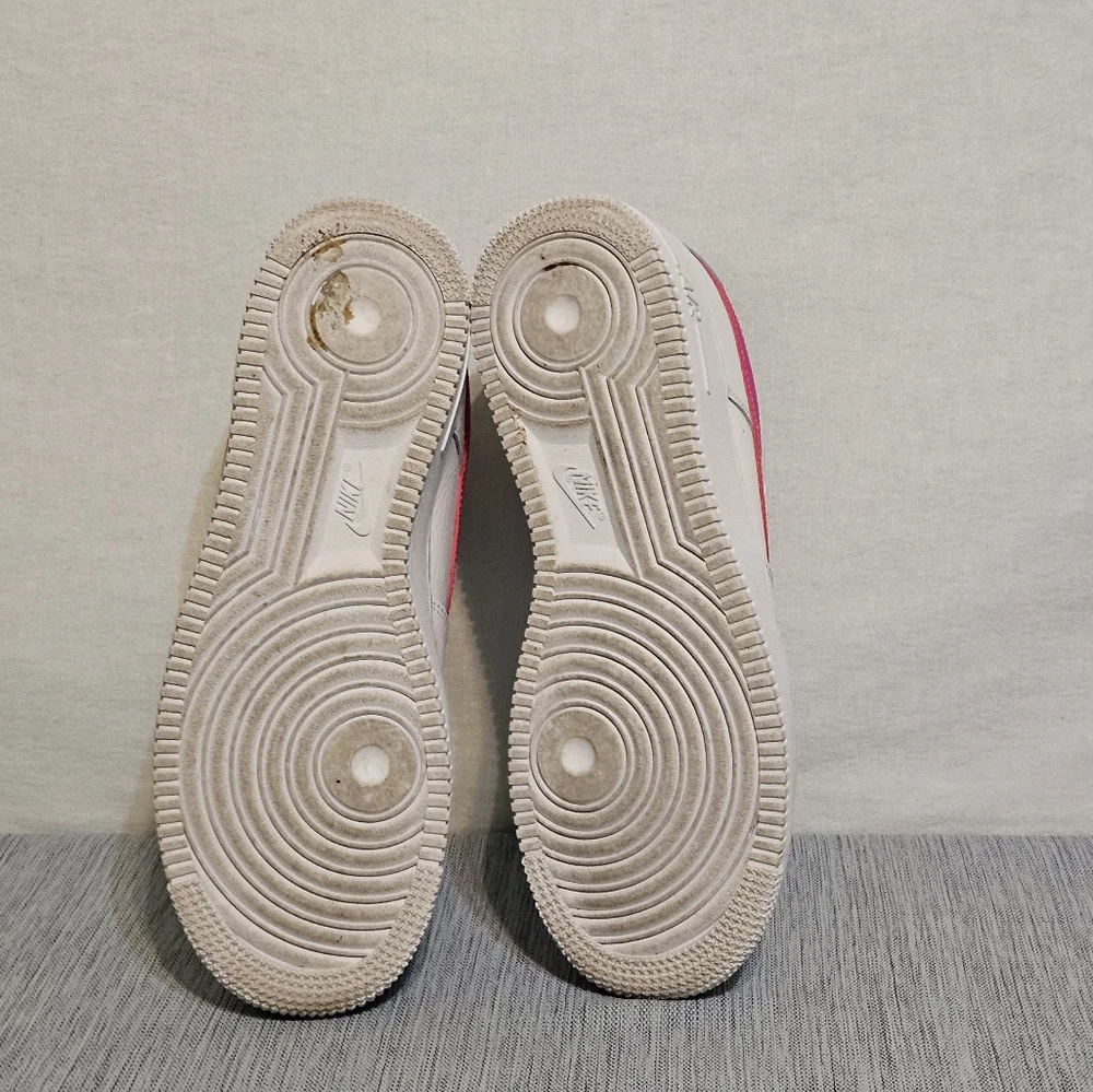 Nike shoes youth