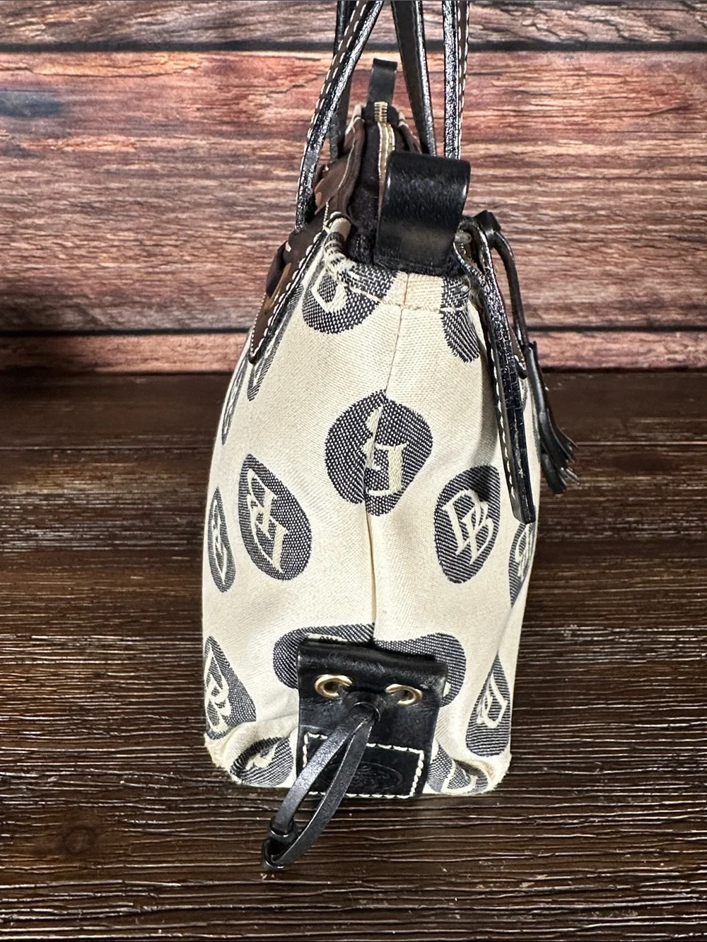 Dooney & Bourke stylish black