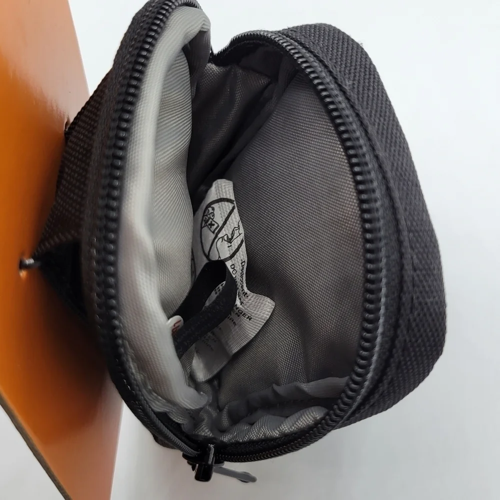 Lowepro offers zippered