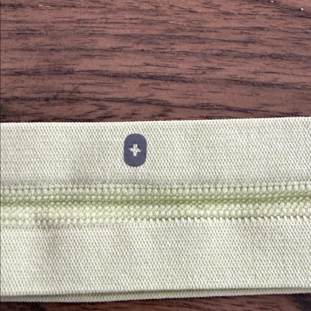 Figs light green