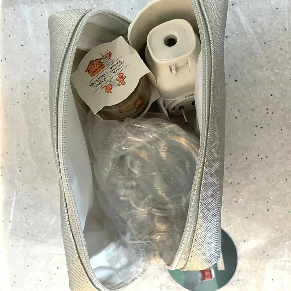 Yankee Candle Holiday Silver Tote - Free Mini Candle