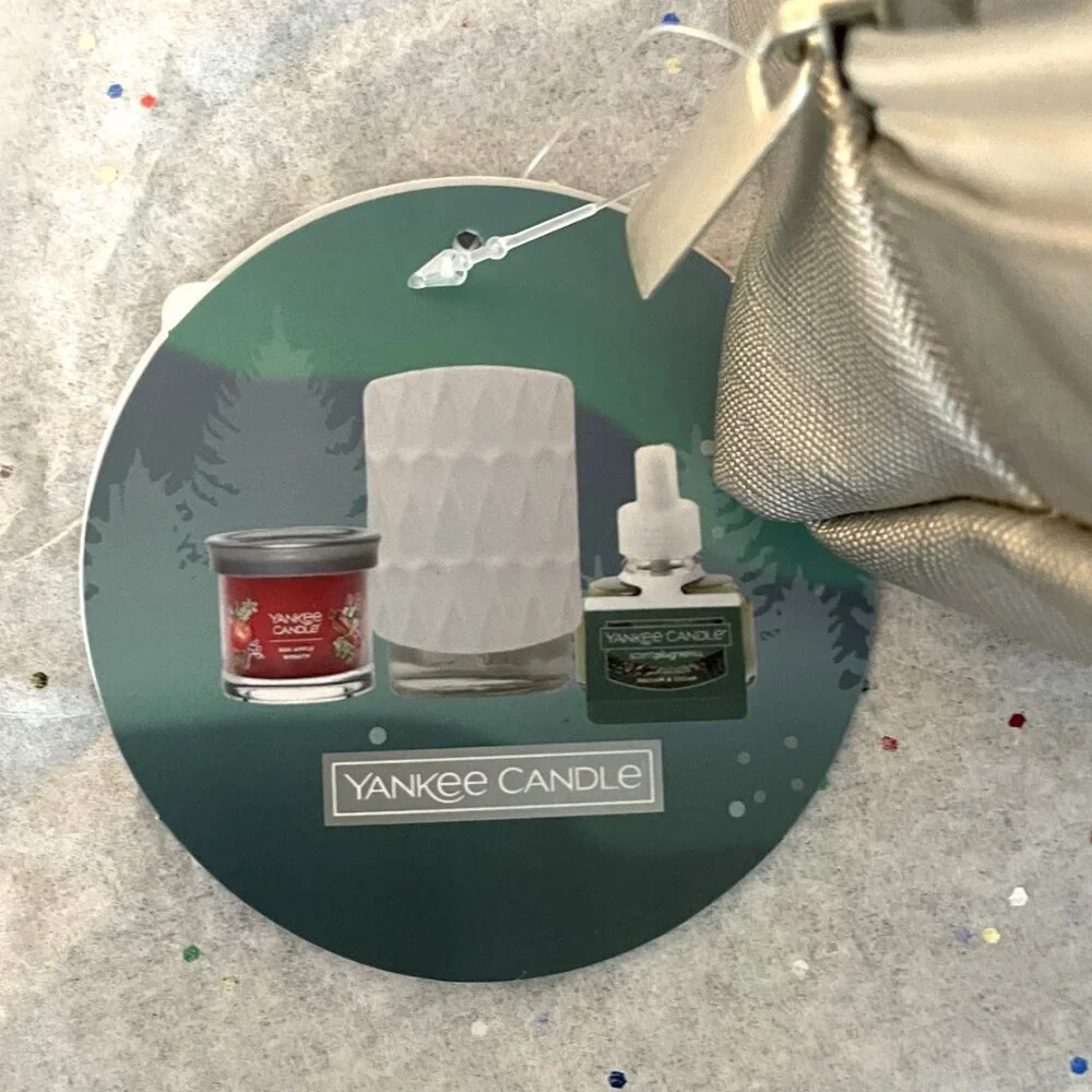 Yankee Candle Holiday Silver Tote - Free Mini Candle