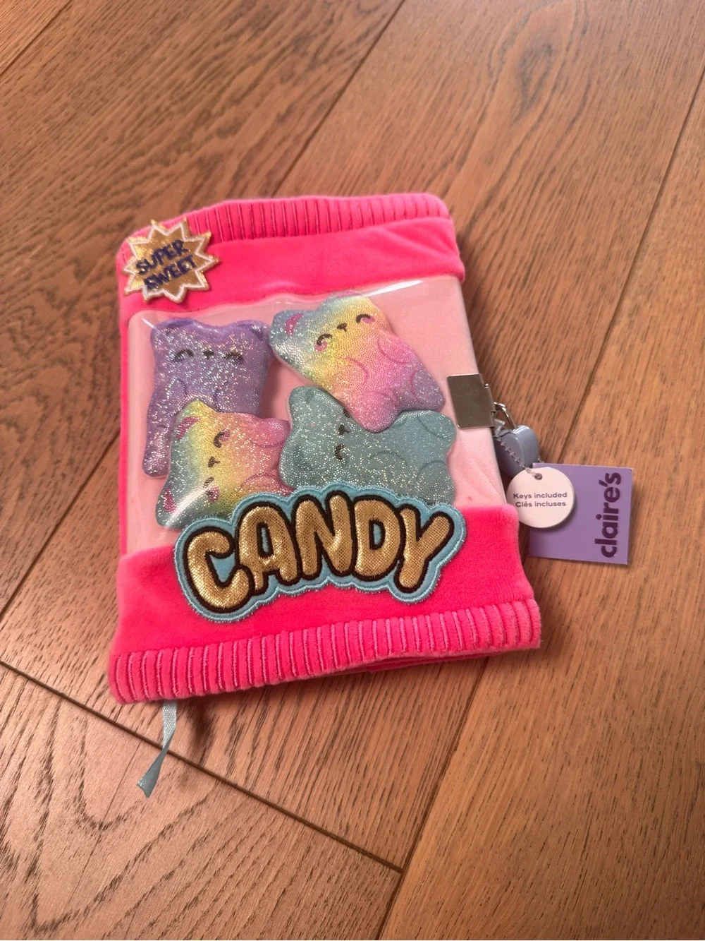 Claires set includes
