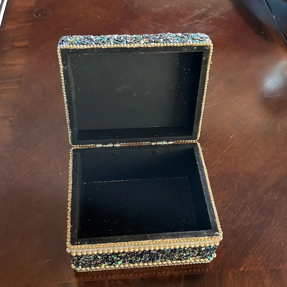 N/A jewelry box