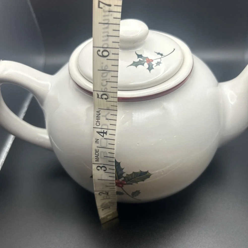 Holiday Nutcracker Soldier Teapot in Green &‎ Red