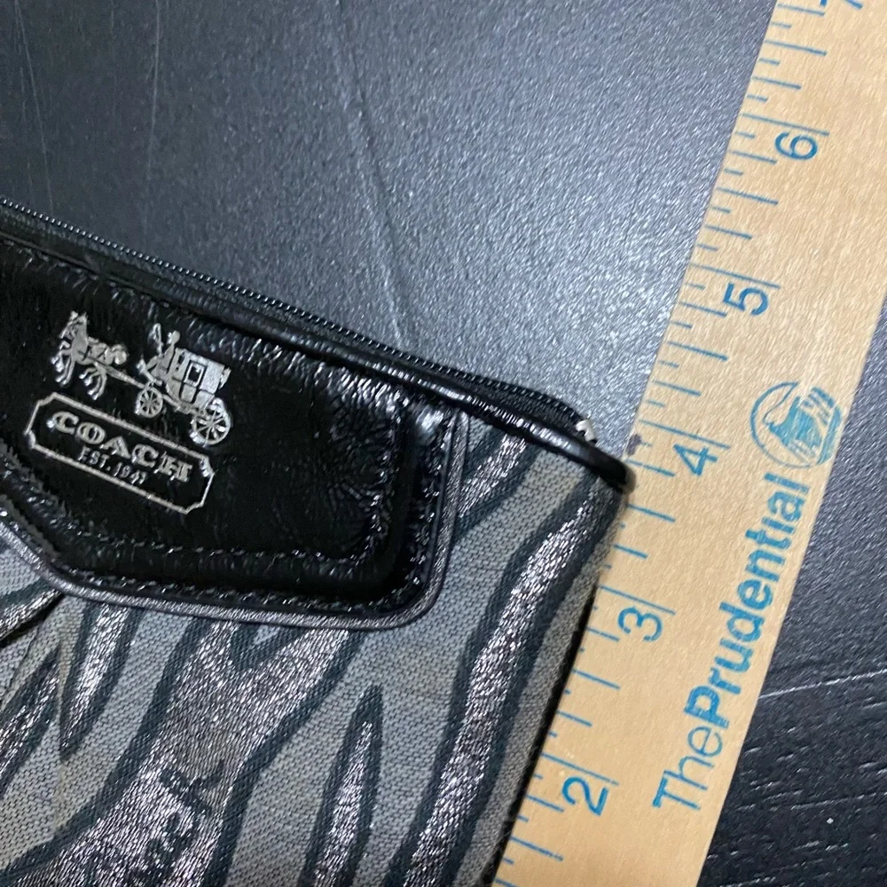 Coach cute wristlet