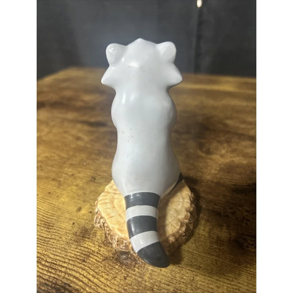 Disney’s Pocahontas MEEKO figure Racoon Figurine Rustic Whimsical Decor 4” Tall