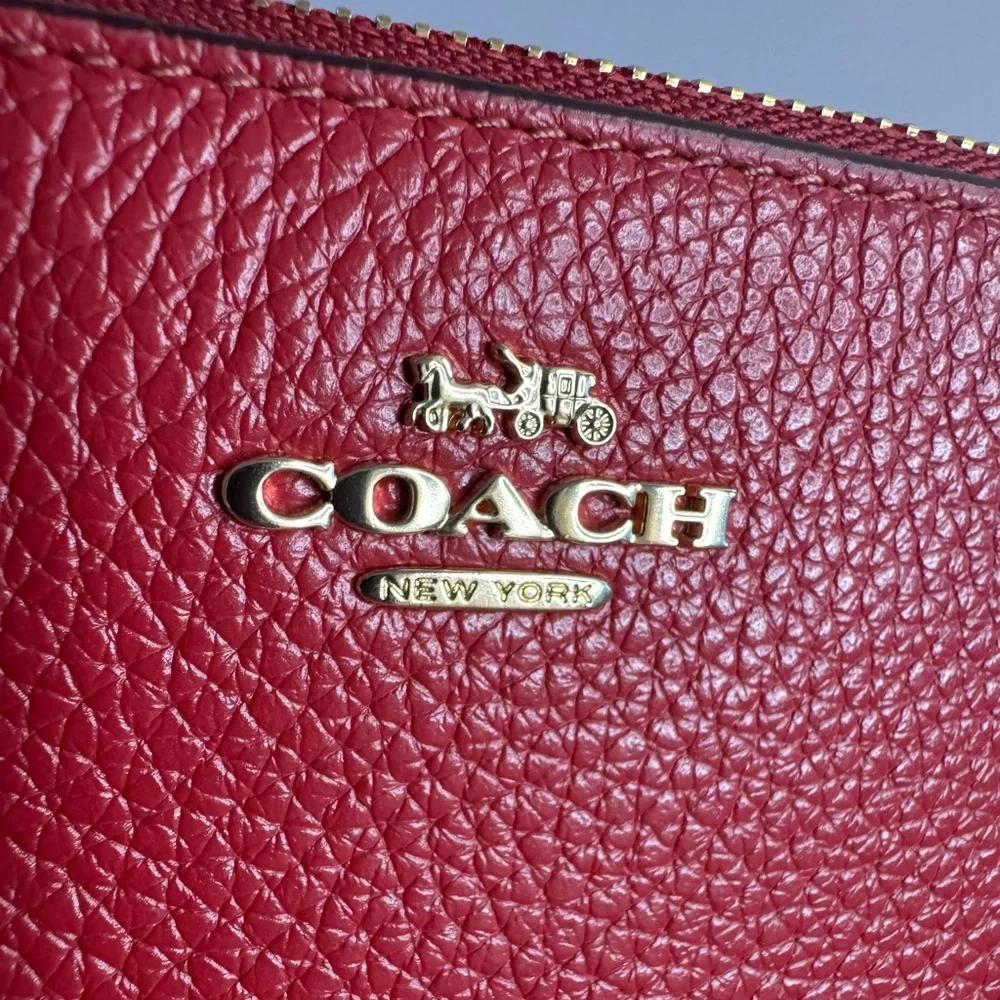 💖 #230 Coach NWT Red Pebbled Leather Corner Zip Wristlet