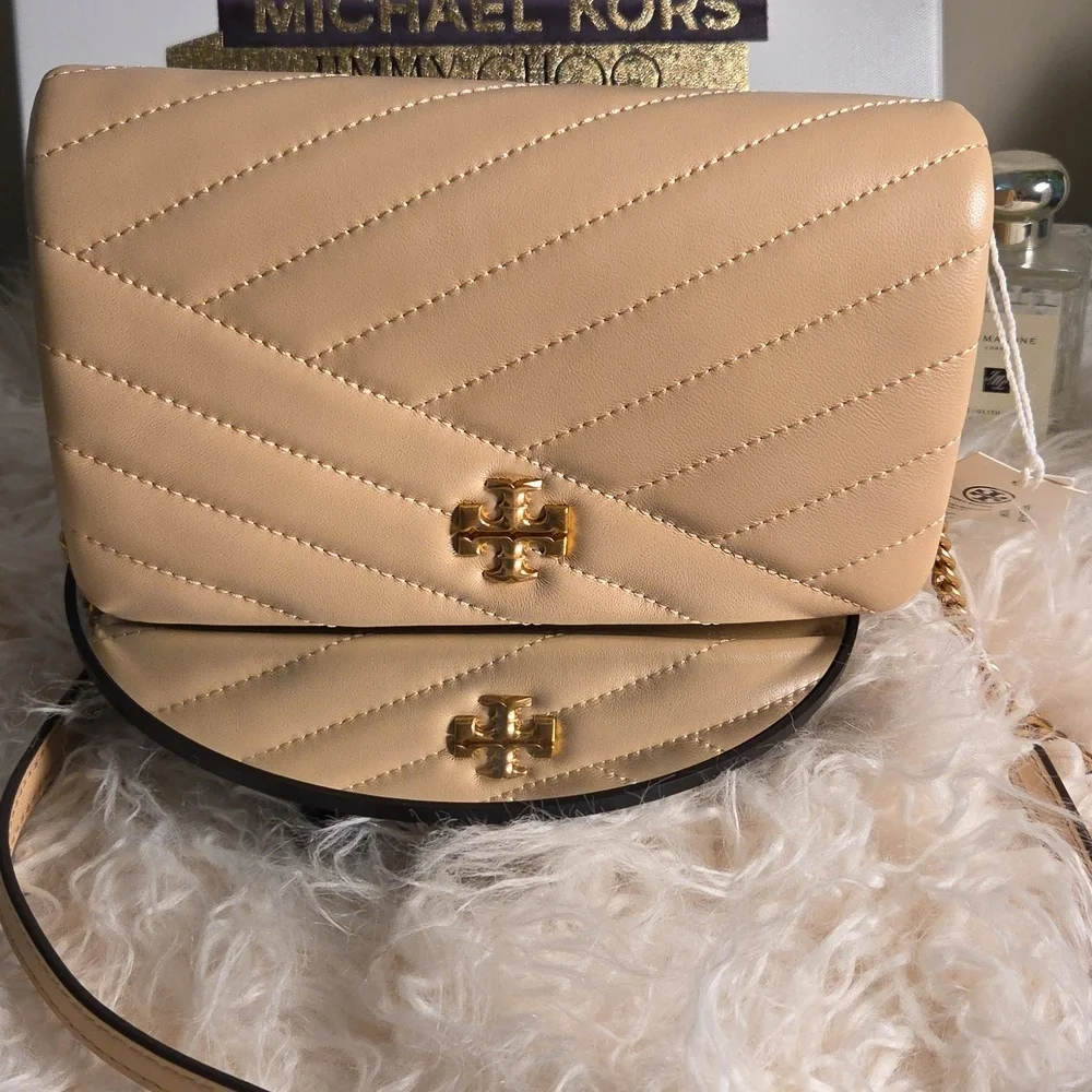 Tory Burch NWTs Kira Chevron Chain Wallet