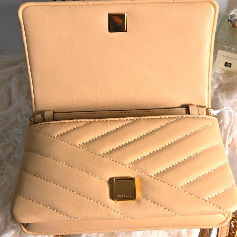 Tory Burch NWTs Kira Chevron Chain Wallet