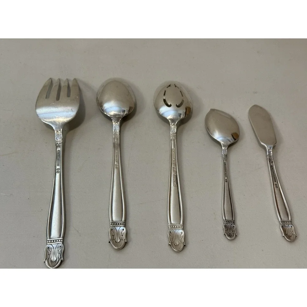 Holmes & Edwards tulip set serving