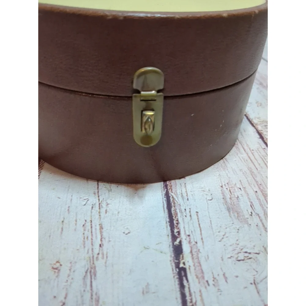 Men's Jewelry‎ Storage Round 2 Levels Box Coat Of Arms