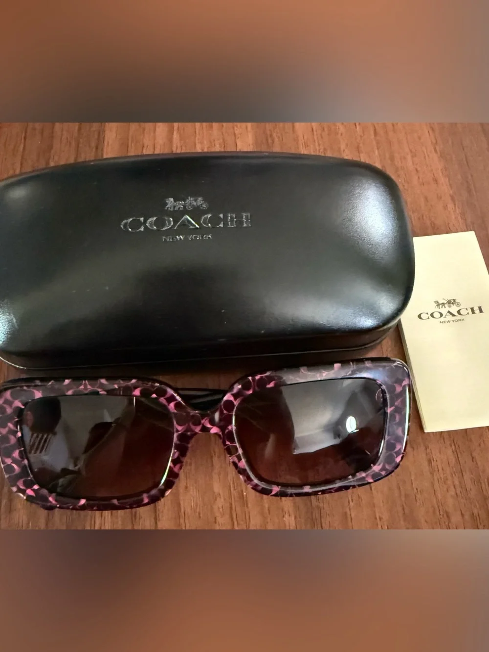 COACH  Sunglasses Ruby Pearl Signature C (HC8380U)