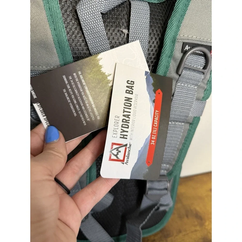 Avalanche explorer hydration