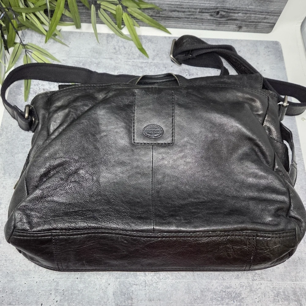 Fossil defender black