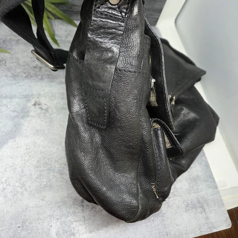 Fossil defender black