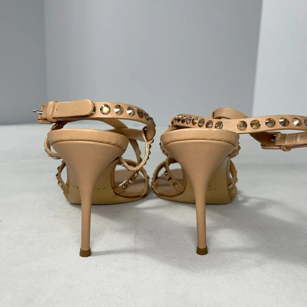 Casadei never box caps
